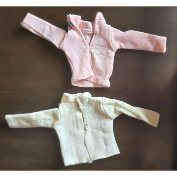 2 Vintage 1970s Barbie? Fashion Doll Shirt Tops 2pcs Pink And White Shirts Snaps - Picture 4 of 9